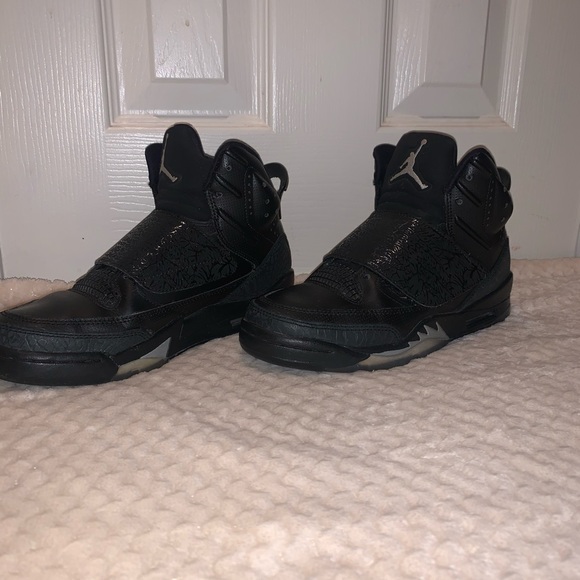 Nike Son of Mars Metallic Jordan’s - Picture 2 of 4